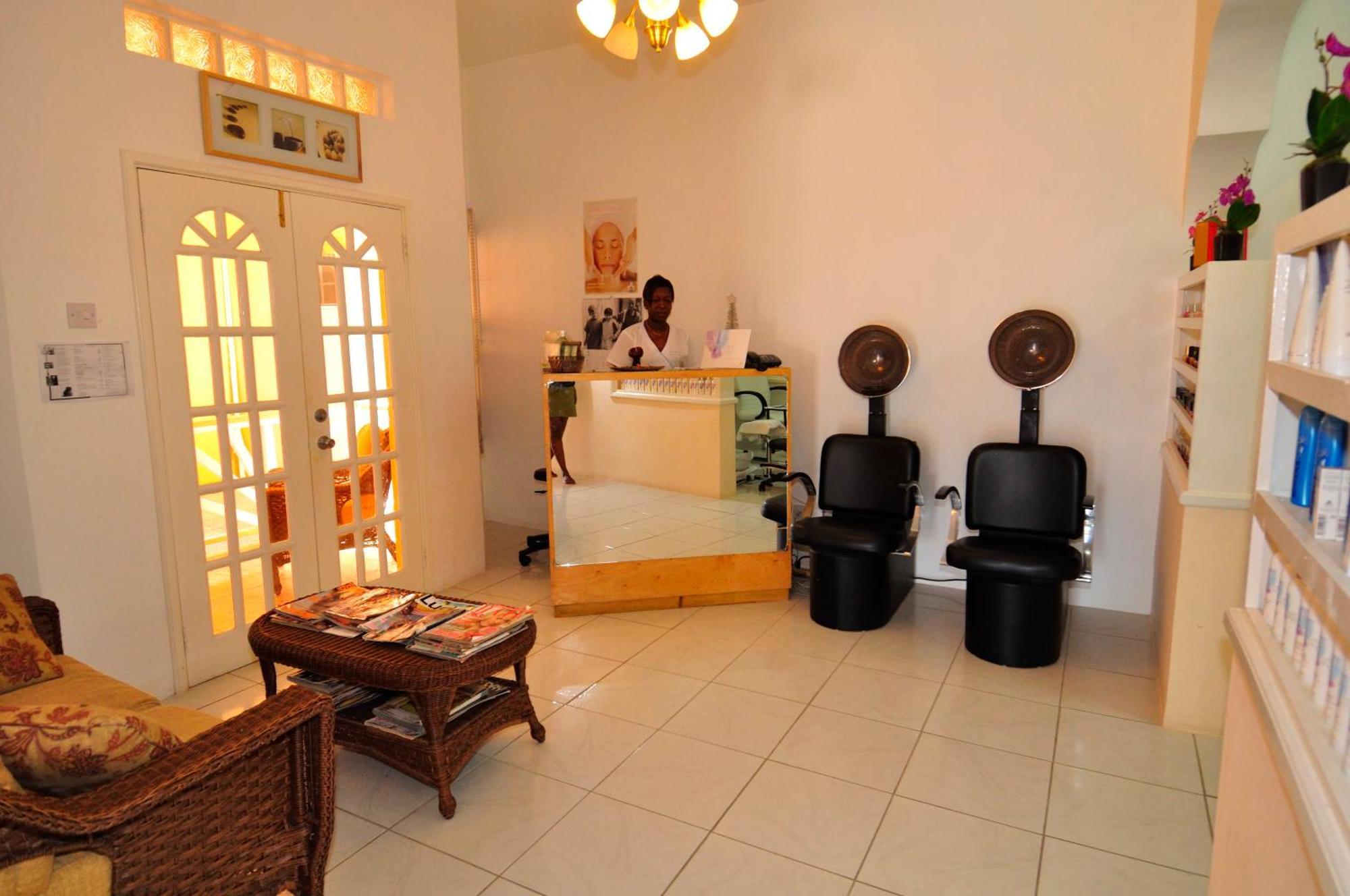 La Heliconia & Day Spa St. George's Extérieur photo