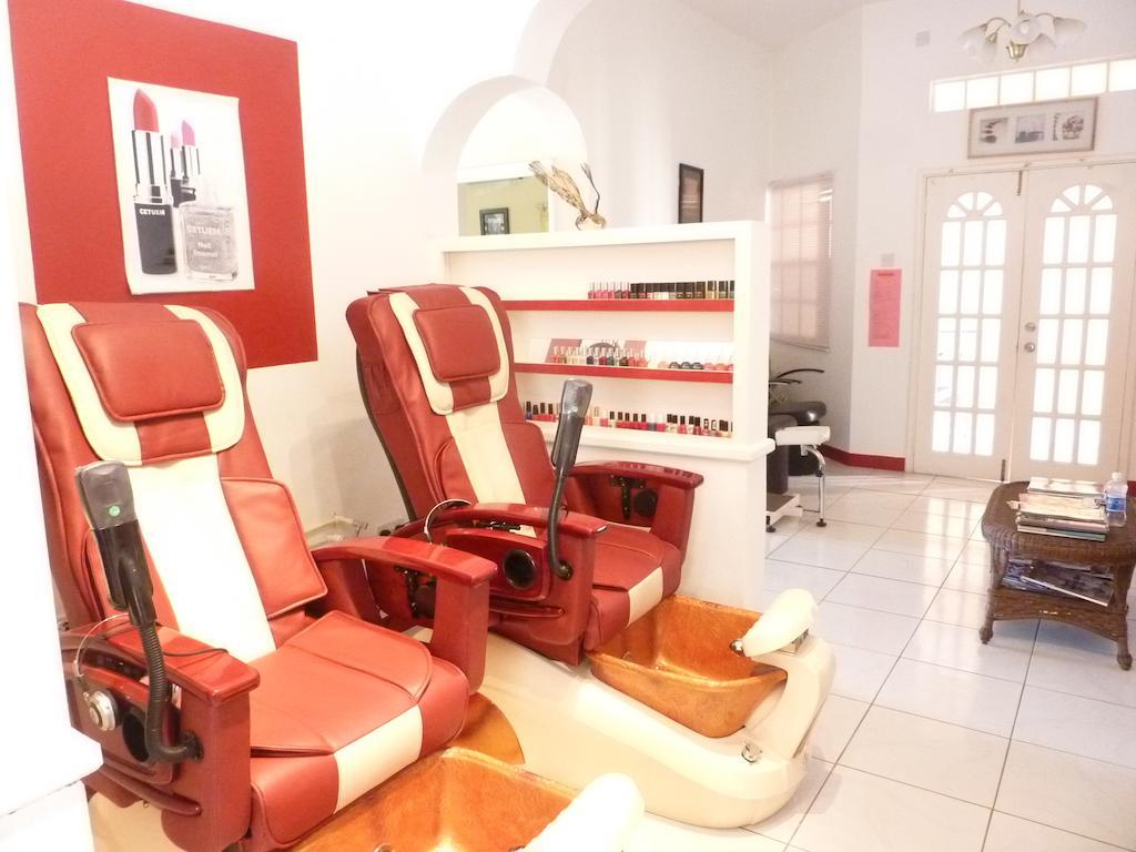 La Heliconia & Day Spa St. George's Extérieur photo